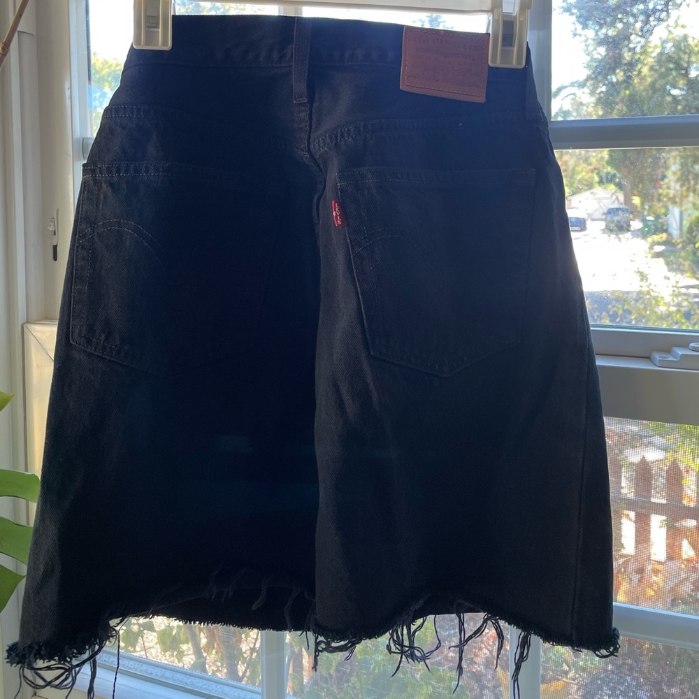 Levis black denim skirt